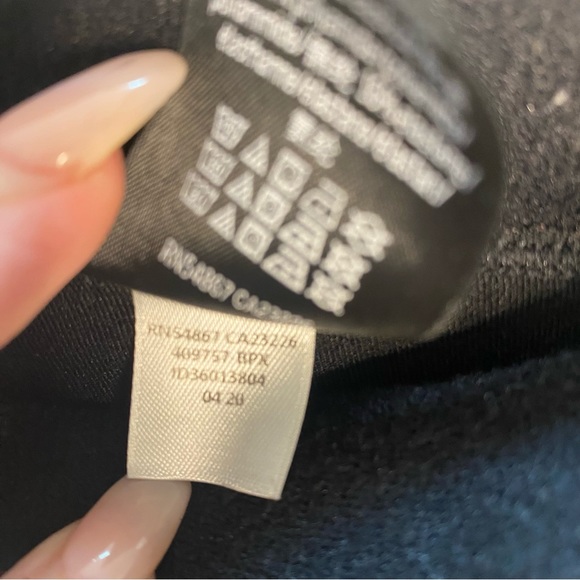 VICTORIA SECRET SPORT SHORTS - Picture 7 of 10